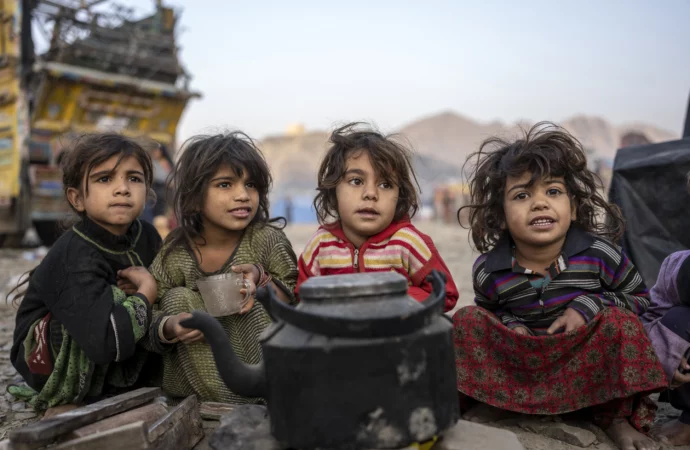 اوچا: بیشترین درصد مهاجران اخراج‌شده از پاکستان را کودکان تشکیل می‌دهد