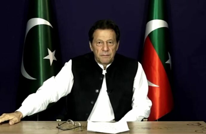 عمران خان رسما به لیست کاندید های انتخابات سراسری پاکستان پیوست