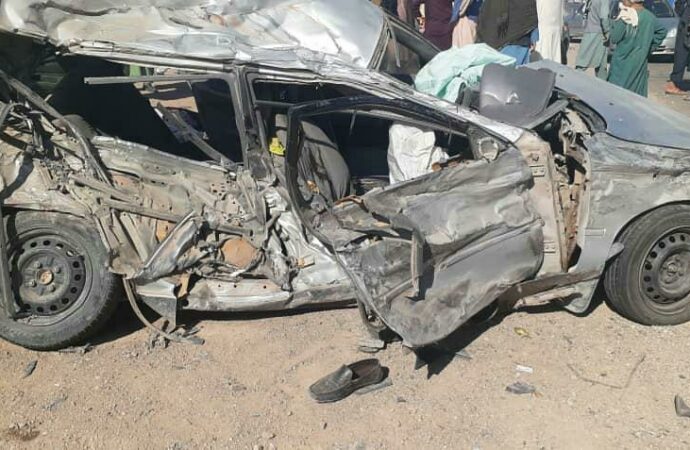 از اثر حوادث ترافیکی در ولایات هرات، فراه و نیمروز ۹ تن جان باختند و شش نفر دیگر زخمی شدند.