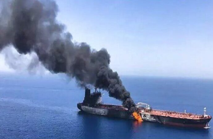 حوثی‌ها در پاسخ به حملات امریکا کشتی نفتی امریکایی را در خلیج عدن هدف قرار داد